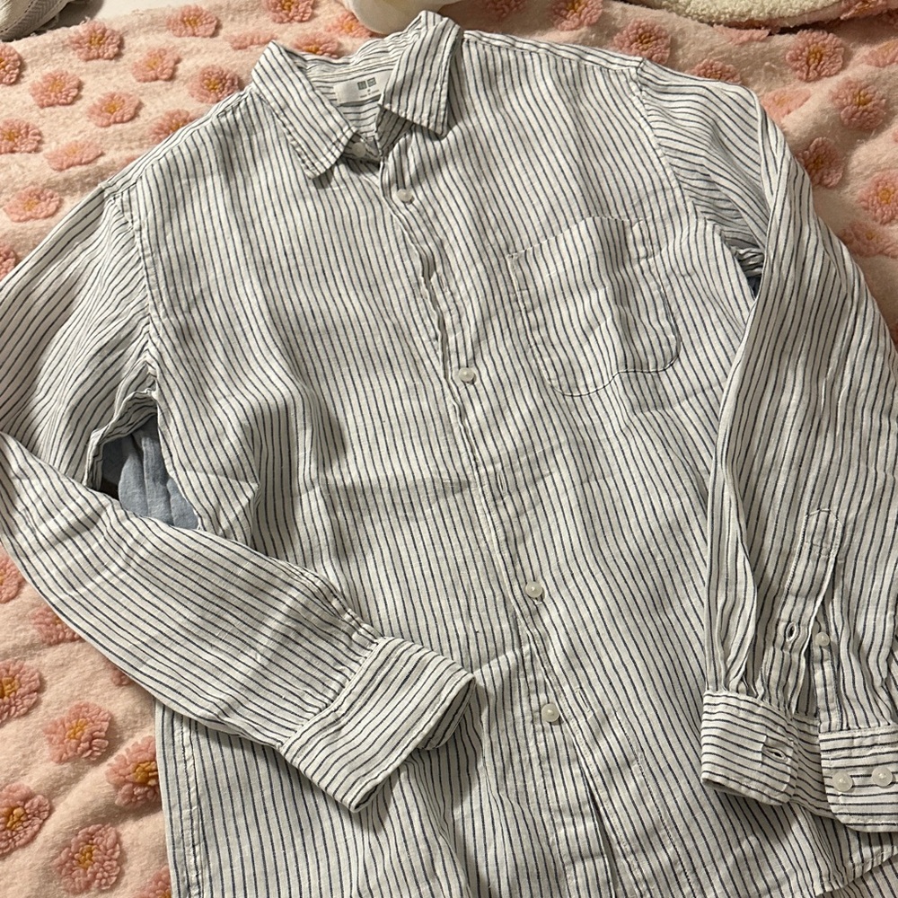 Uniqlo Men's Striped Button Down Shirt - Black and White